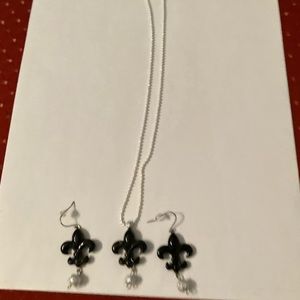 Handmade fluer de lis earrings set